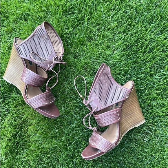 DEREK LAM LACE UP WEDGE Shoes Brown  MADE IN ITALY SIZE 8 - Picture 1 of 4
